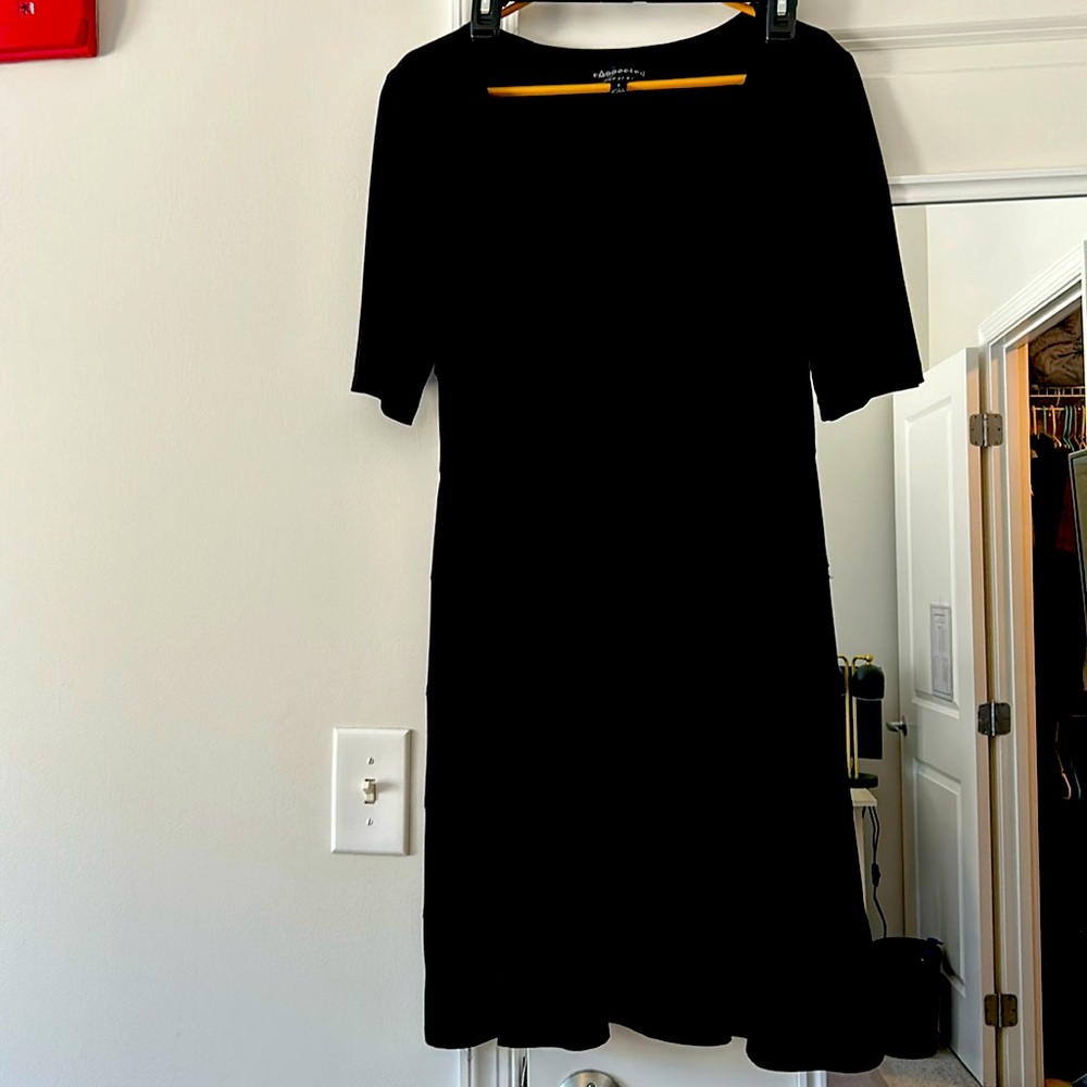 Connected Apparel half sleeve black dress, pullover. Good condition! Size 8